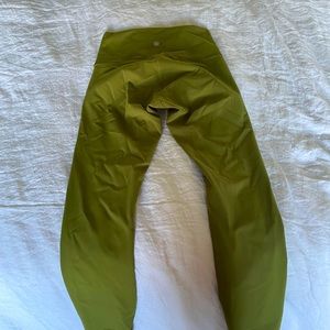 Lululemon green leggings size 6